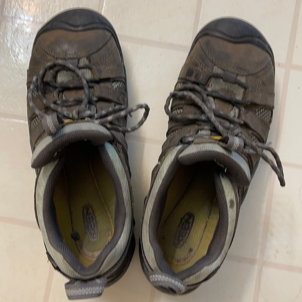 Keen steel toed shoes